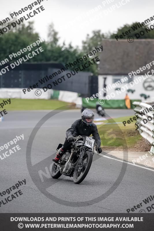 Vintage motorcycle club;eventdigitalimages;mallory park;mallory park trackday photographs;no limits trackdays;peter wileman photography;trackday digital images;trackday photos;vmcc festival 1000 bikes photographs